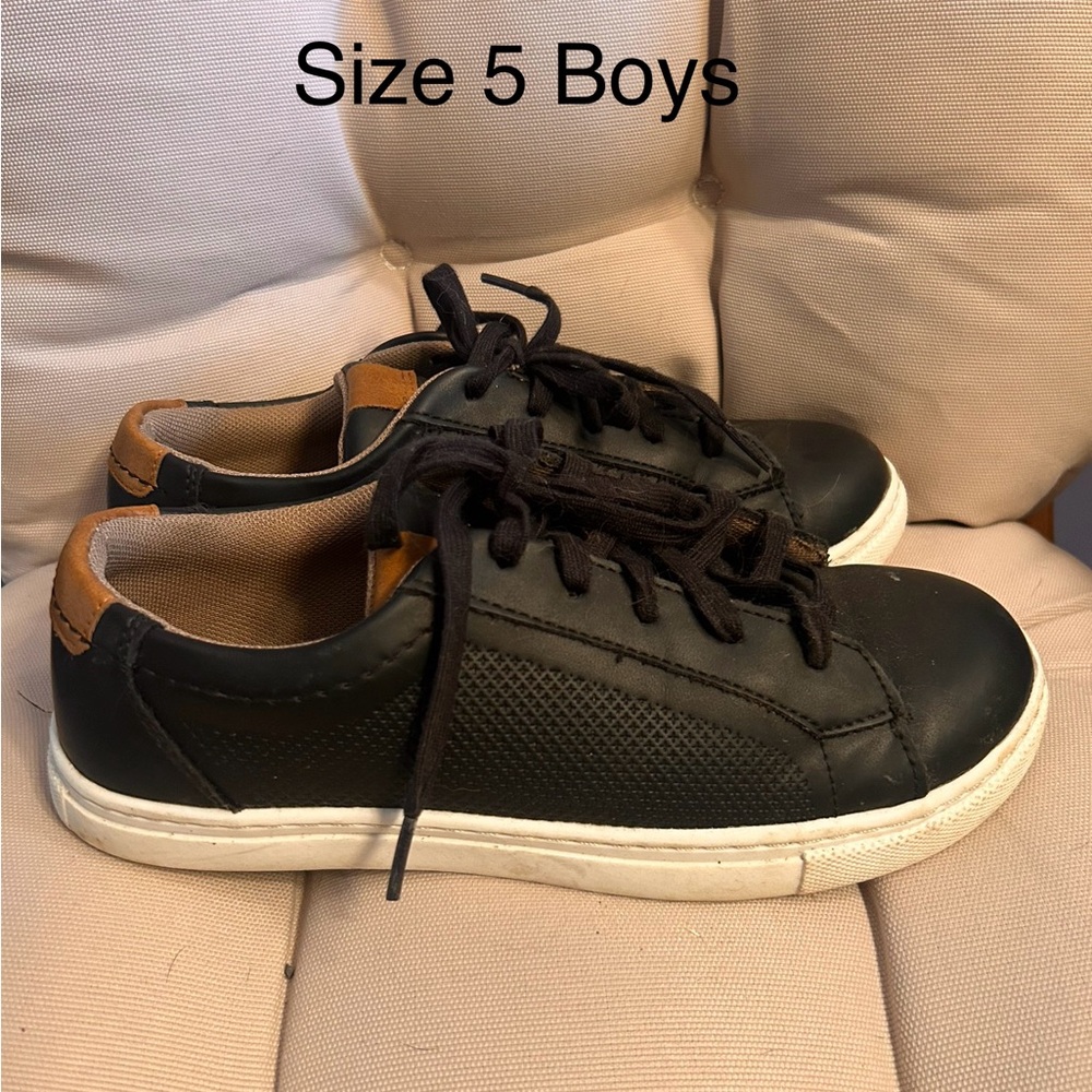 Falls Creek Black Boys' Sneakers